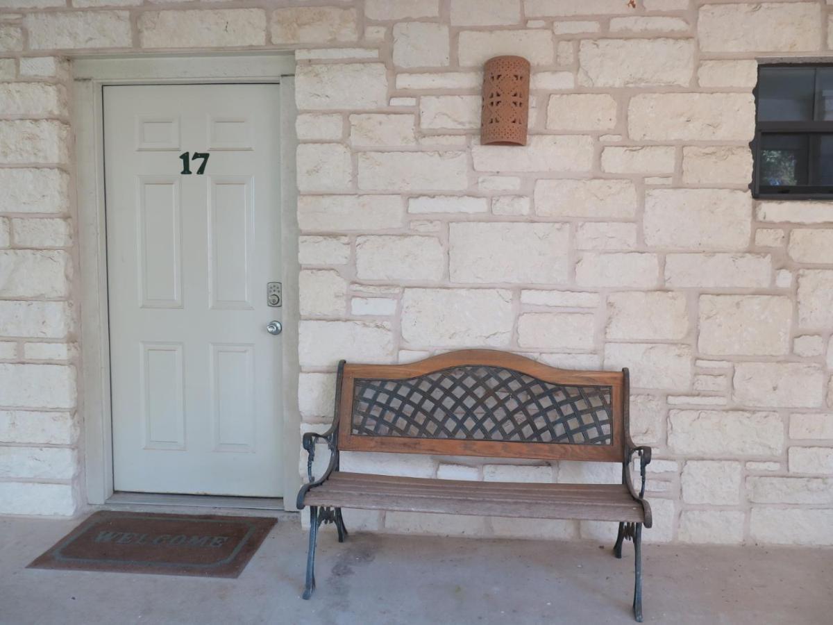 Wimberley Inn & Bar Exterior photo